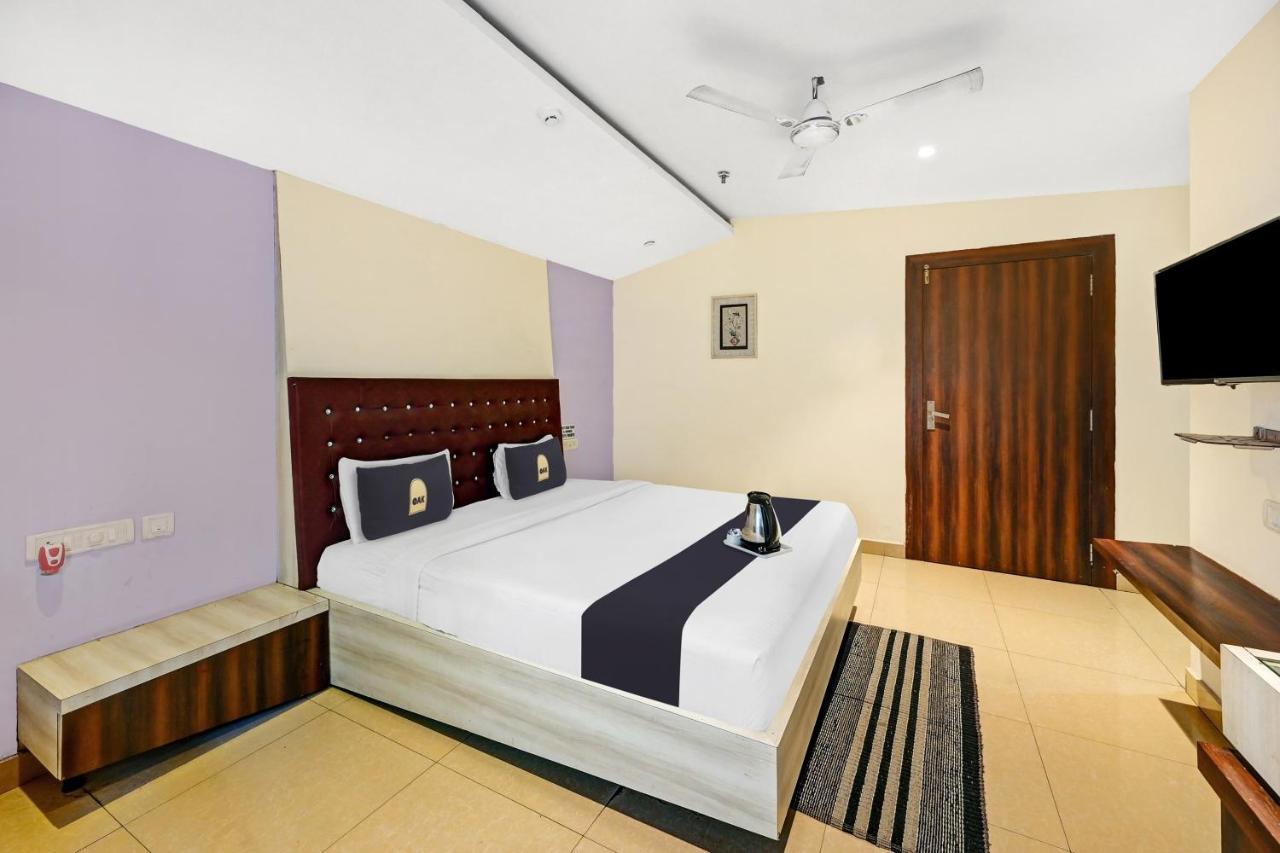 Отель Townhouse Oak Pentagon Residency Бхубанешвара Экстерьер фото